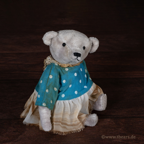 artist bear Ingeborg