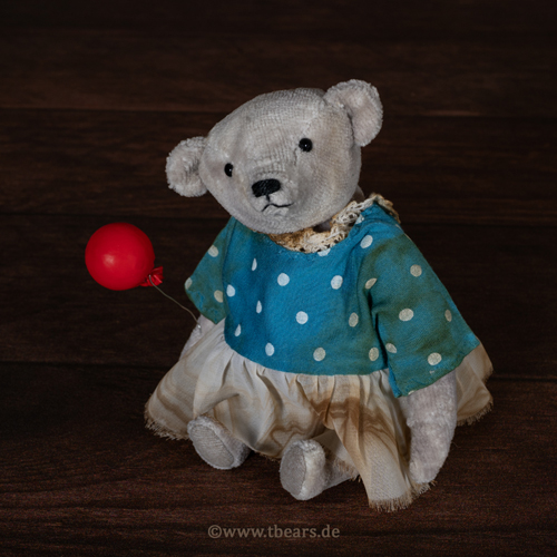 artist bear Ingeborg